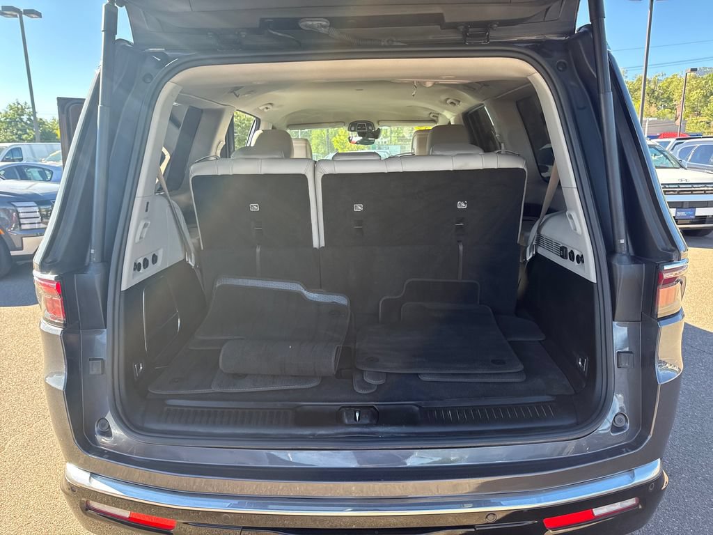 Used 2022 Jeep Wagoneer Series I AWD/4WD image 12