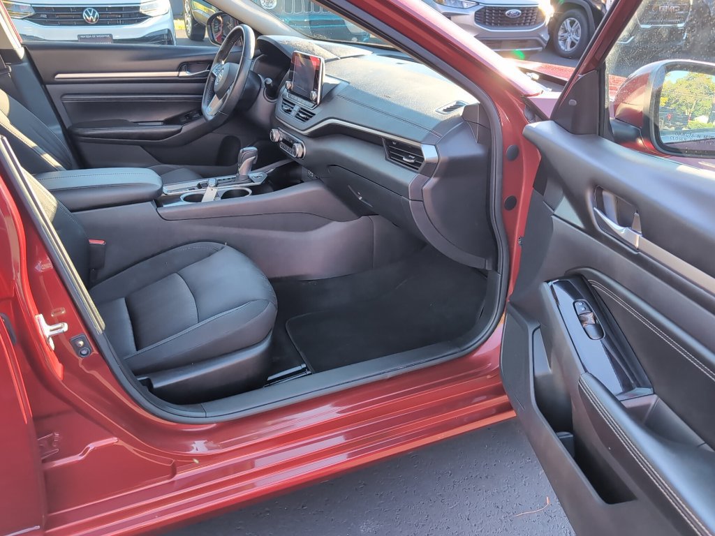 Used 2021 Nissan Altima 2.5 SV w/ SV Premium Package AWD/4WD image 6