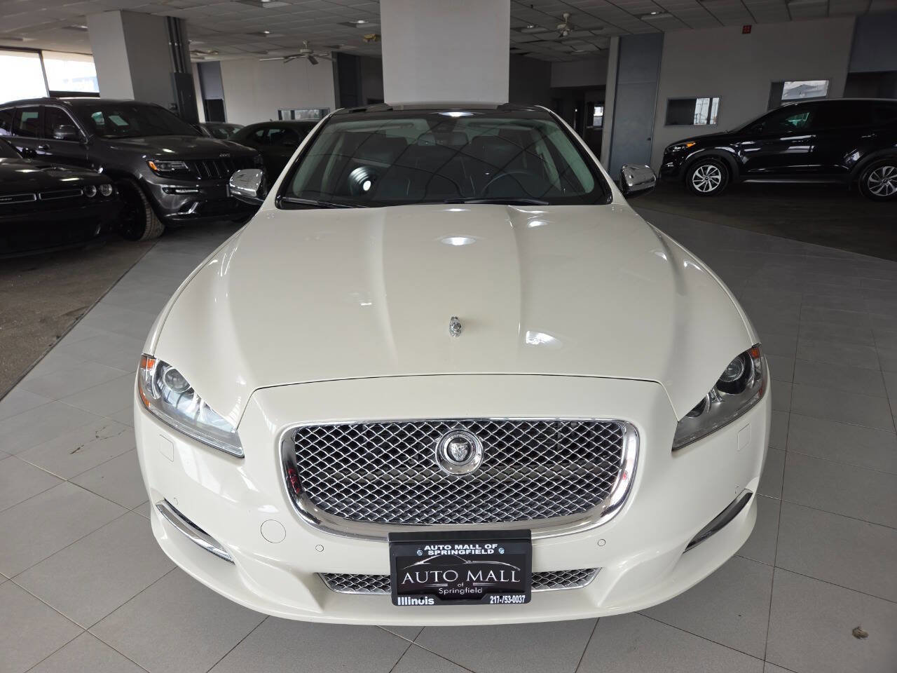 Used 2011 Jaguar XJ L Supercharged RWD image 2