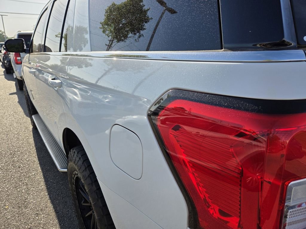 Used 2023 Ford Expedition XLT RWD image 6