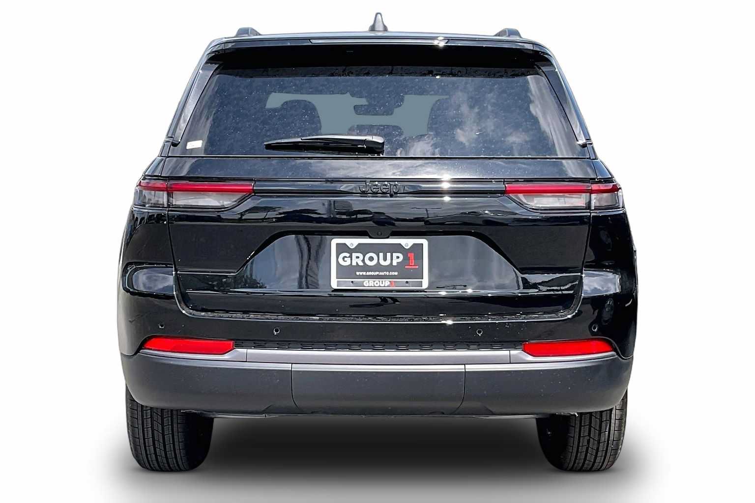 New 2026 Jeep Grand Cherokee Altitude RWD image 4