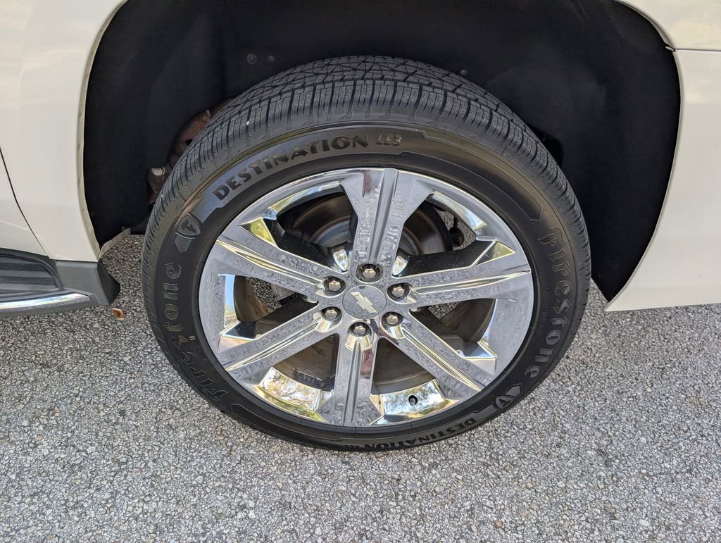 Used 2017 Chevrolet Suburban Premier image 13