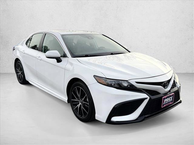 Used 2024 Toyota Camry SE video 3