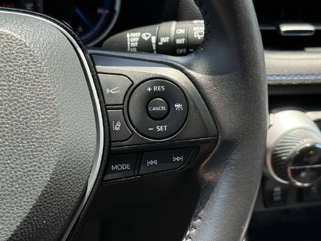 Used 2021 Toyota RAV4 XSE AWD/4WD image 18