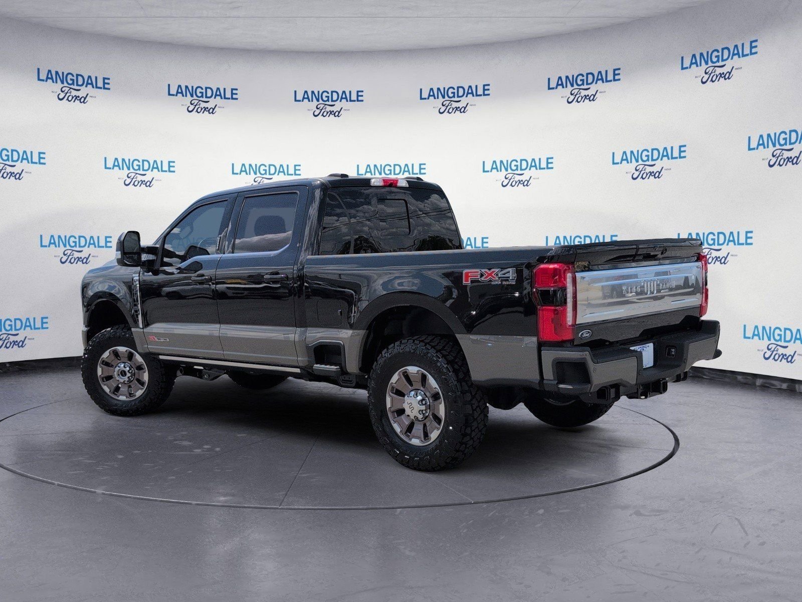 New 2026 Ford F250 4x4 Crew Cab Super Duty image 9