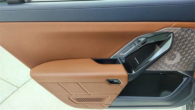 Used 2023 BMW i7 xDrive60 image 33