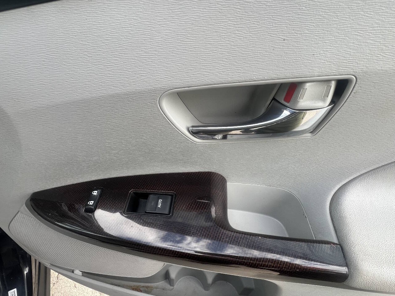 Used 2011 Toyota Venza AWD w/ Convenience Pkg image 12