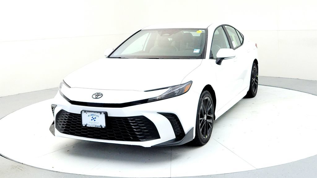 New 2026 Toyota Camry SE AWD/4WD image 2