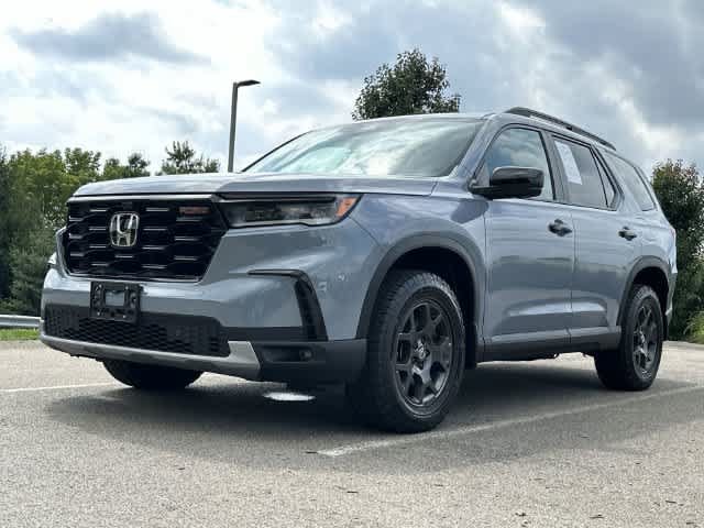 Used 2023 Honda Pilot TrailSport image 28
