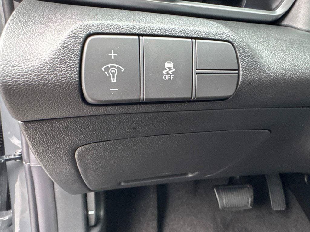 New 2026 Hyundai Elantra Limited FWD image 12