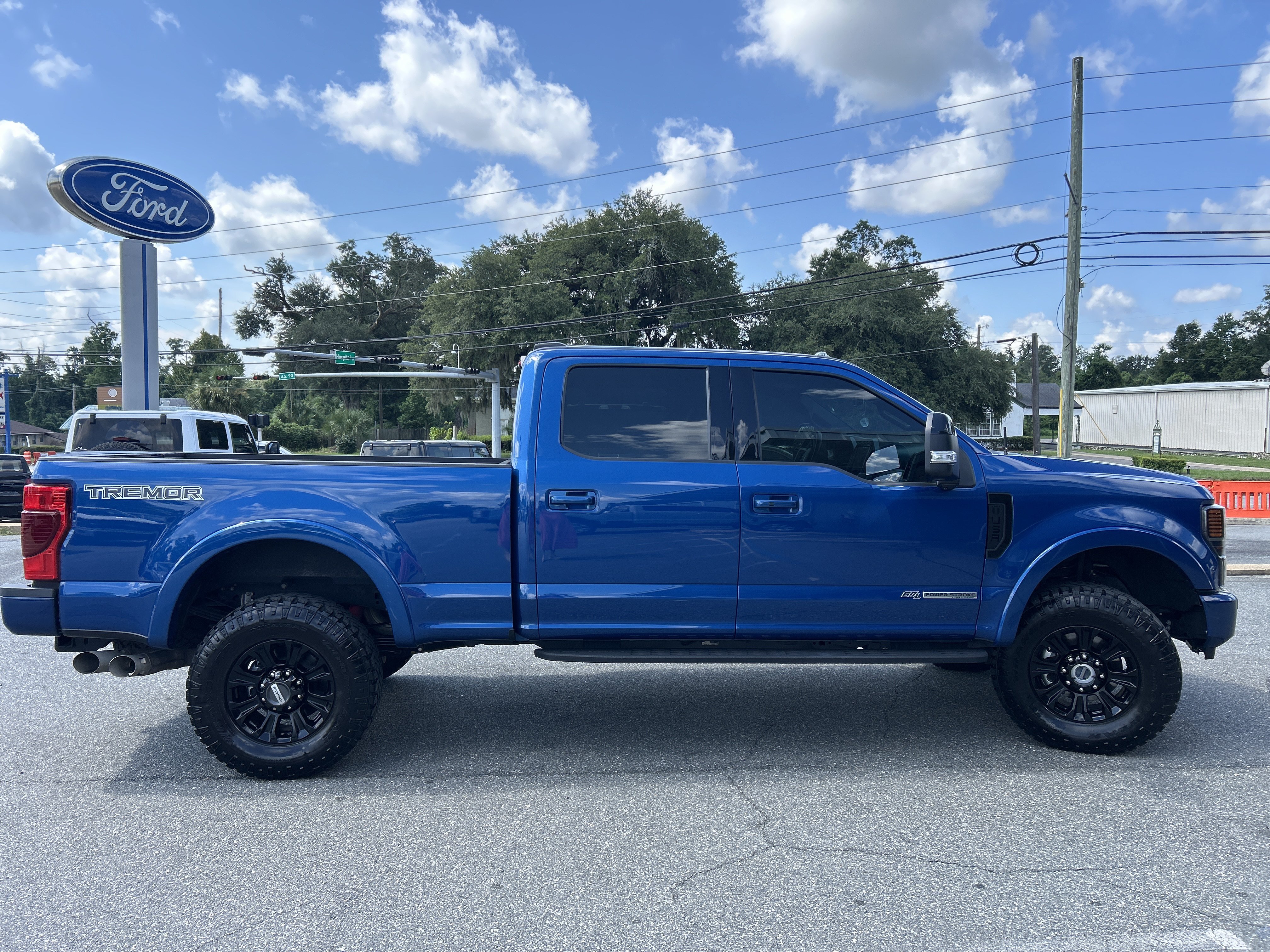 Used 2022 Ford F250 Lariat w/ Tremor Off-Road Package AWD/4WD image 8