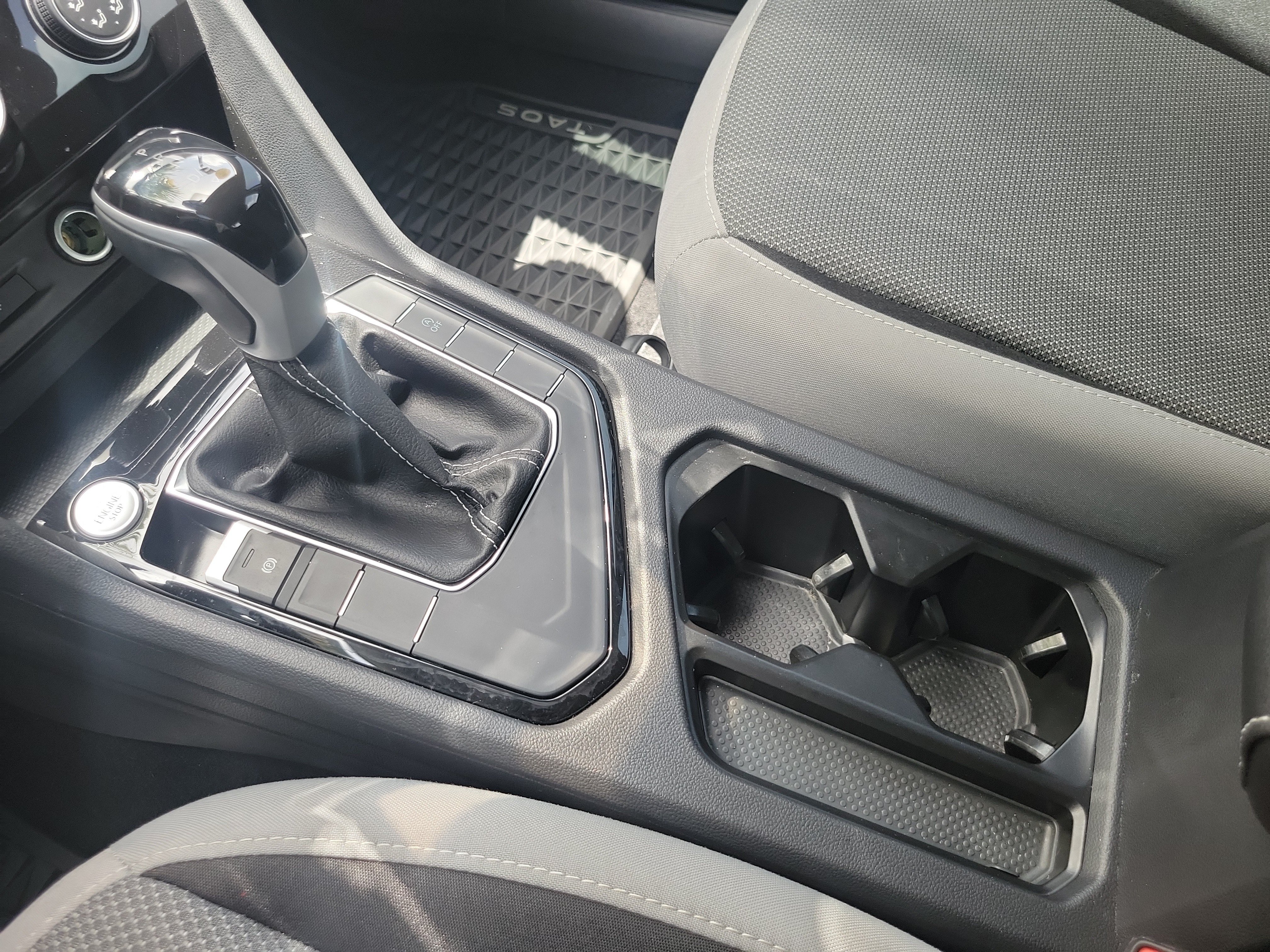 Certified 2024 Volkswagen Taos S FWD image 27