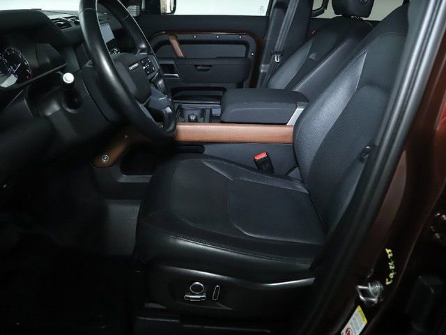 Used 2023 Land Rover Defender 130 X-Dynamic SE AWD/4WD image 17