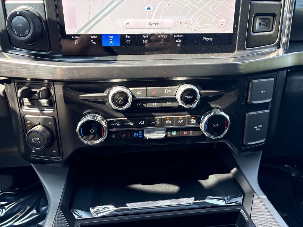 New 2026 Ford F350 Lariat w/ Black Appearance Package image 24