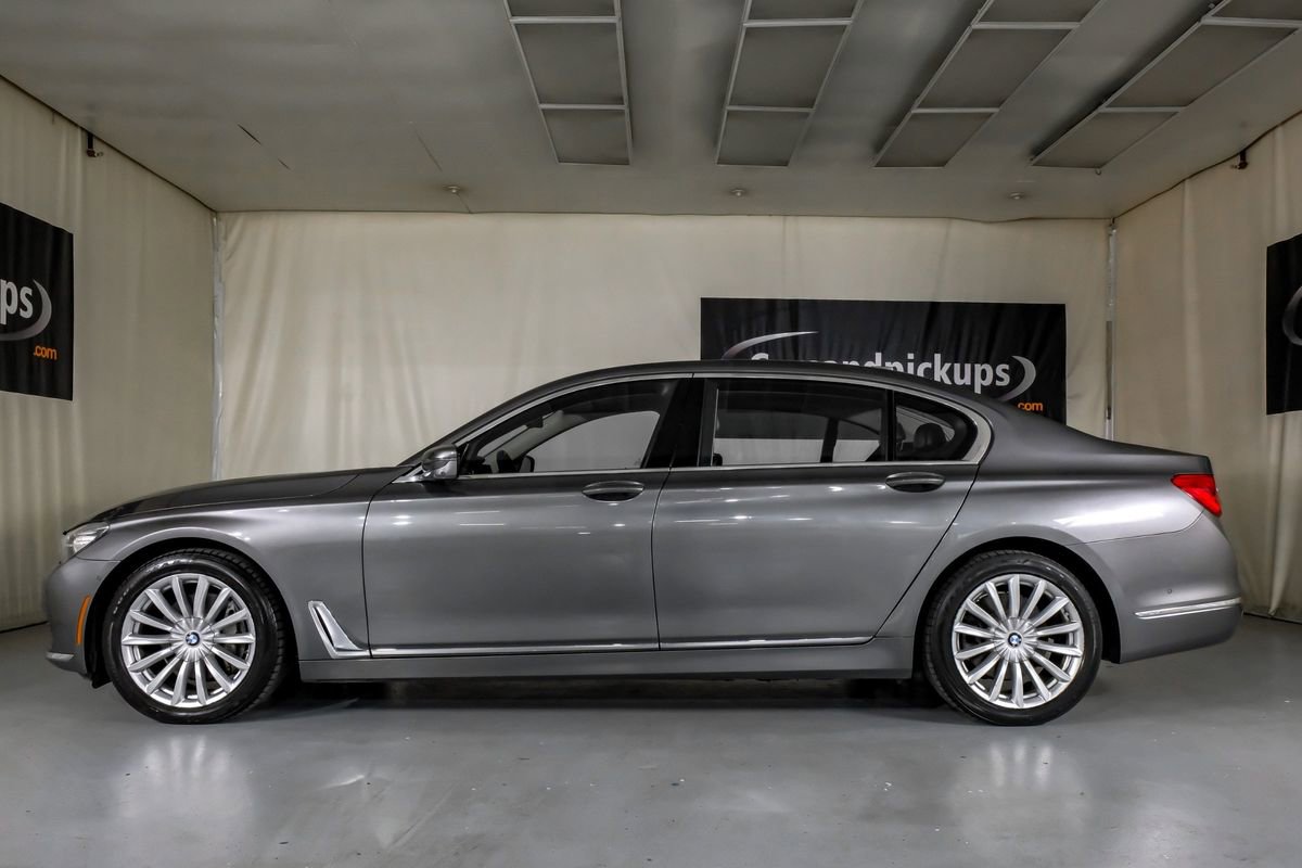 Used 2017 BMW 740i xDrive image 11