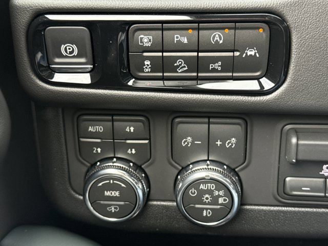 New 2026 GMC Yukon XL AT4 w/ AT4 Premium Plus Package image 27