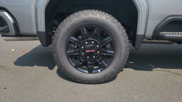 New 2026 GMC Sierra 2500 AT4 w/ Technology Package AWD/4WD image 9