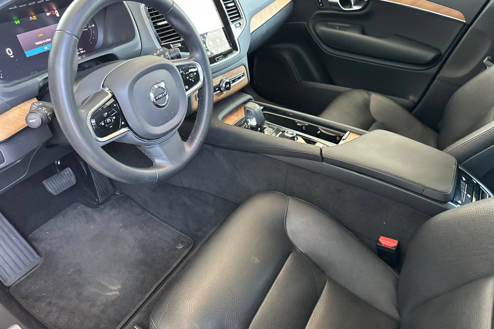 Used 2023 Volvo XC90 T8 Plus w/ Protection Package Premier AWD/4WD image 9