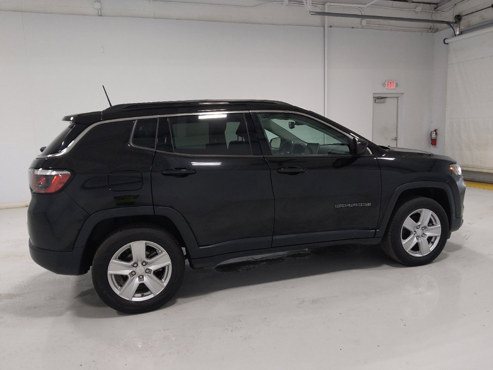 Used 2022 Jeep Compass Latitude w/ Sun and Sound Group AWD/4WD image 10