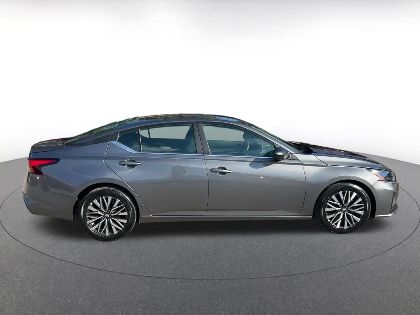 Used 2026 Nissan Altima 2.5 SV FWD image 15