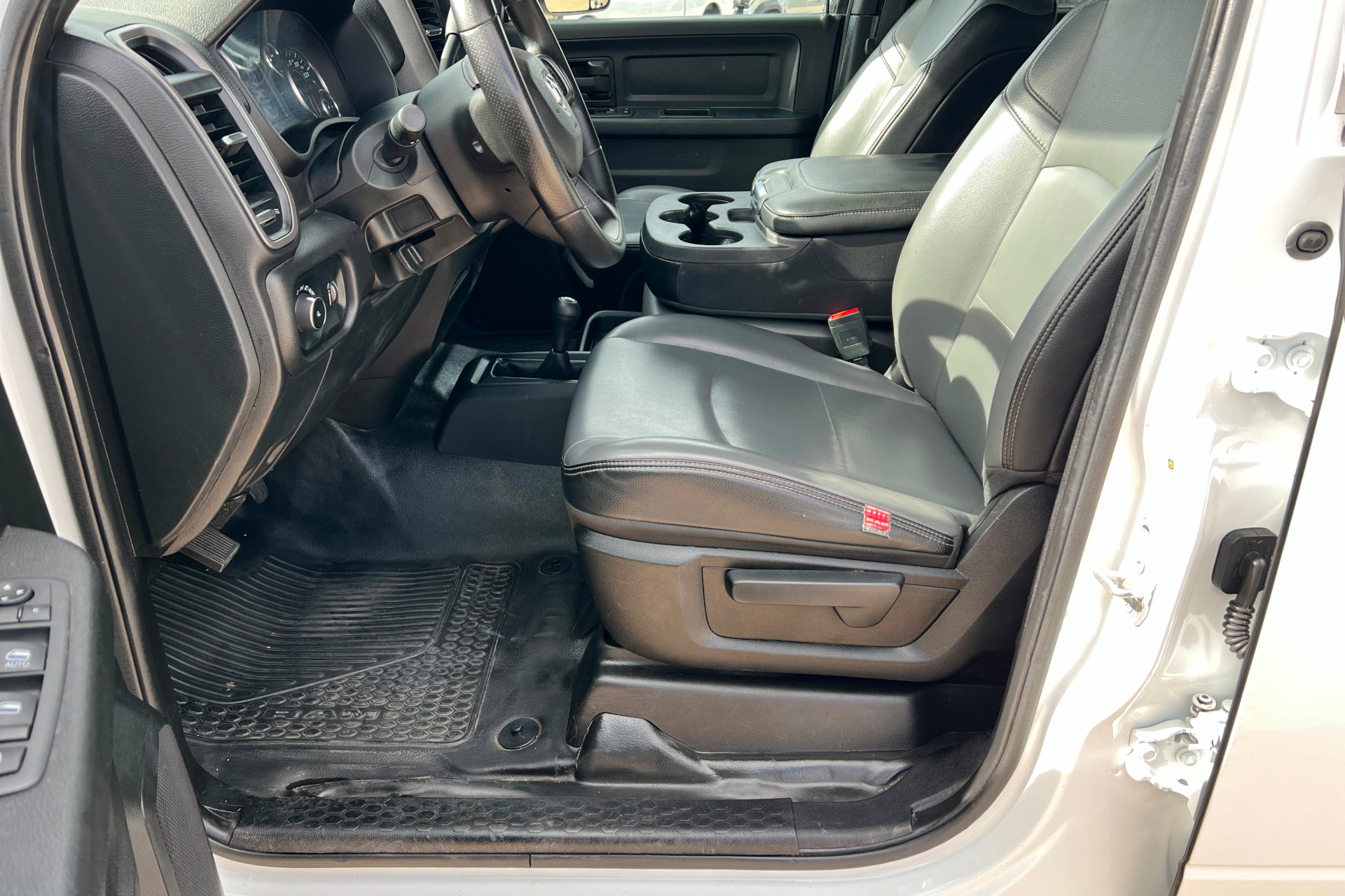 Used 2022 RAM 2500 Tradesman w/ Chrome Appearance Group AWD/4WD image 17