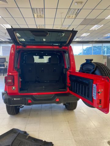 Used 2024 Jeep Wrangler Unlimited Sahara AWD/4WD image 27