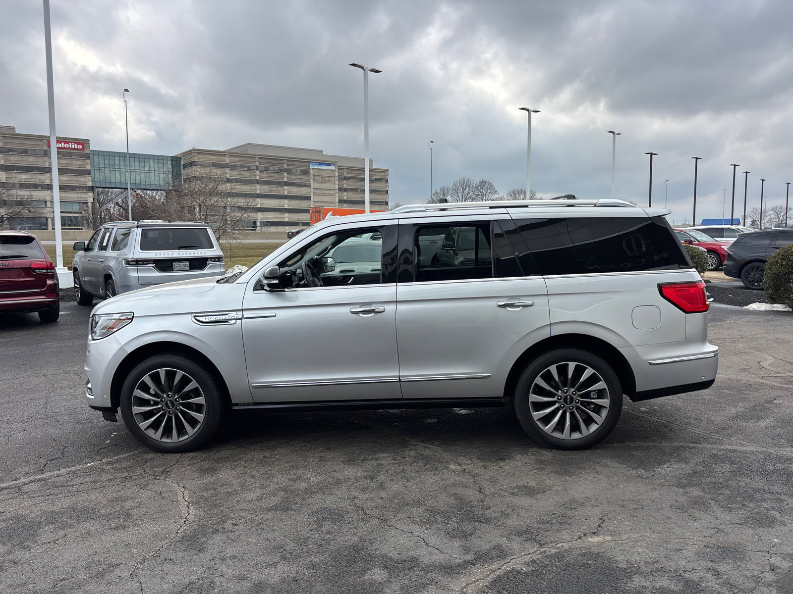 Certified 2019 Lincoln Navigator Select w/ Technology Package image 4