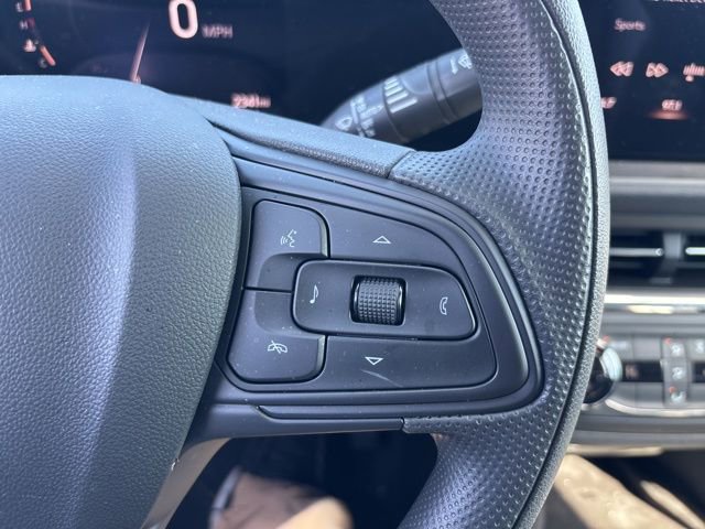 Used 2025 Buick Envista Preferred w/ Convenience II Package image 18