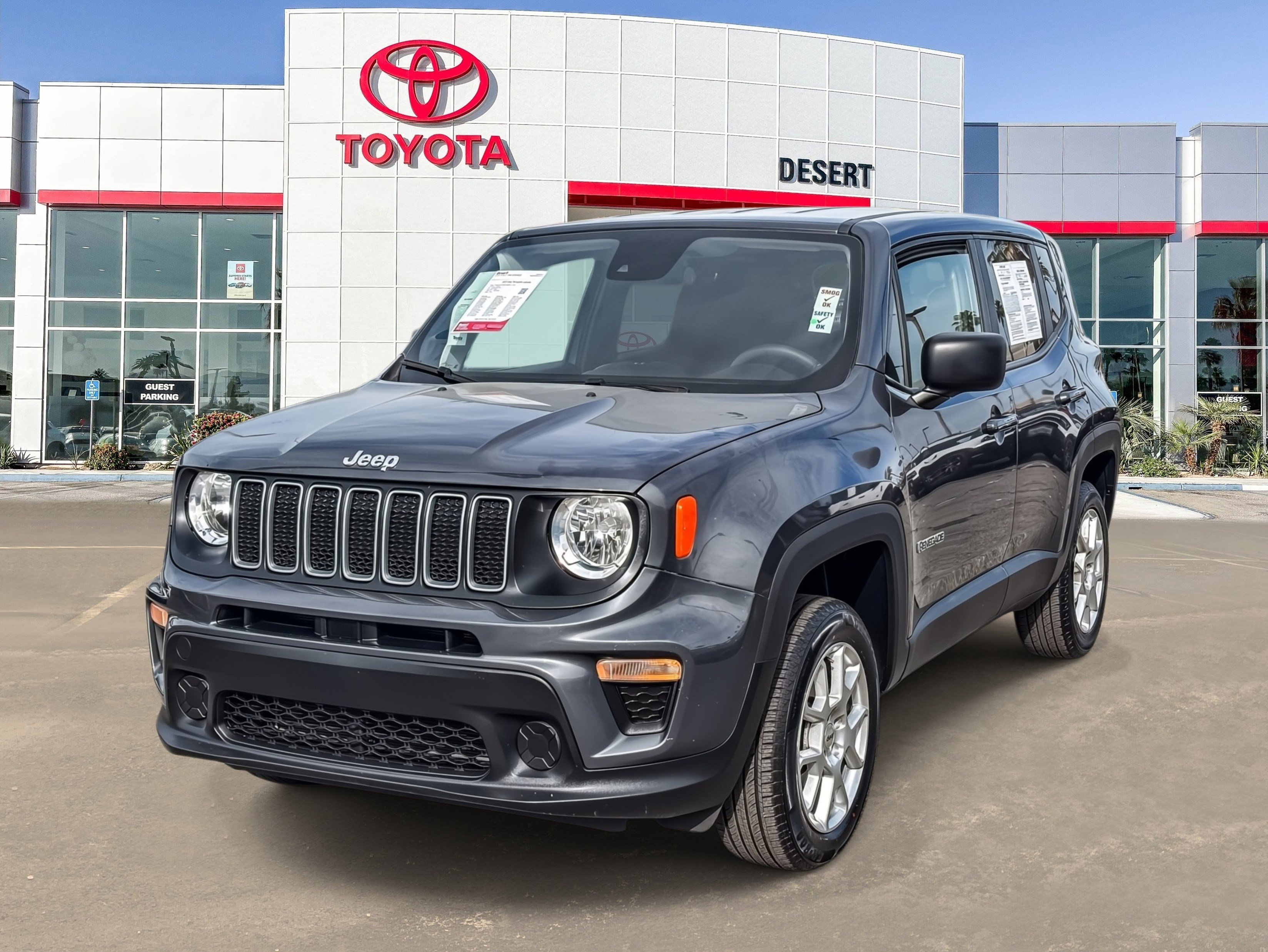Used 2023 Jeep Renegade Latitude image 3