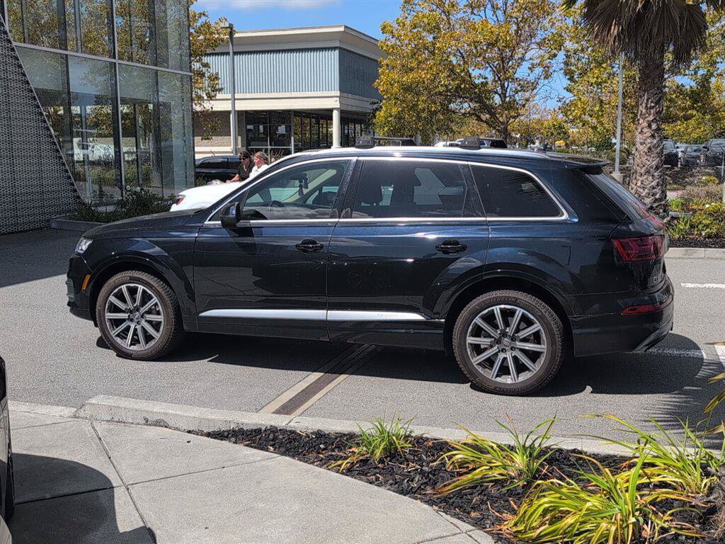 Used 2018 Audi Q7 3.0T Premium AWD/4WD image 8