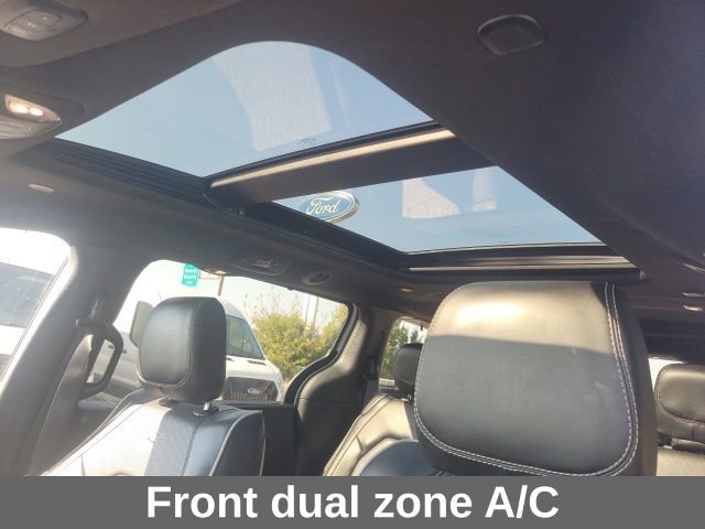 Used 2025 Chrysler Pacifica Limited image 5