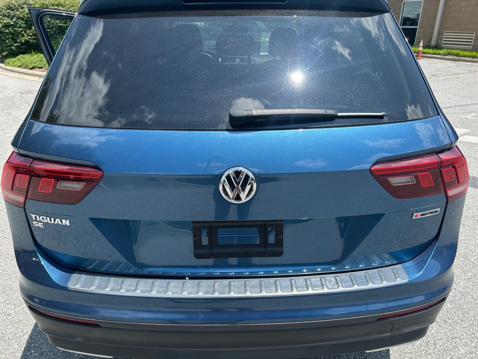Used 2019 Volkswagen Tiguan SE w/ Panoramic Sunroof Package AWD/4WD image 14