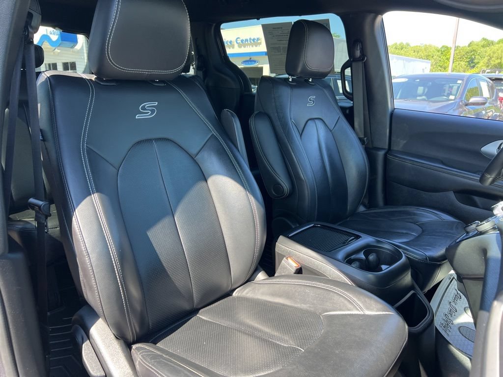 Used 2022 Chrysler Pacifica Touring-L w/ S Appearance Package AWD/4WD image 27