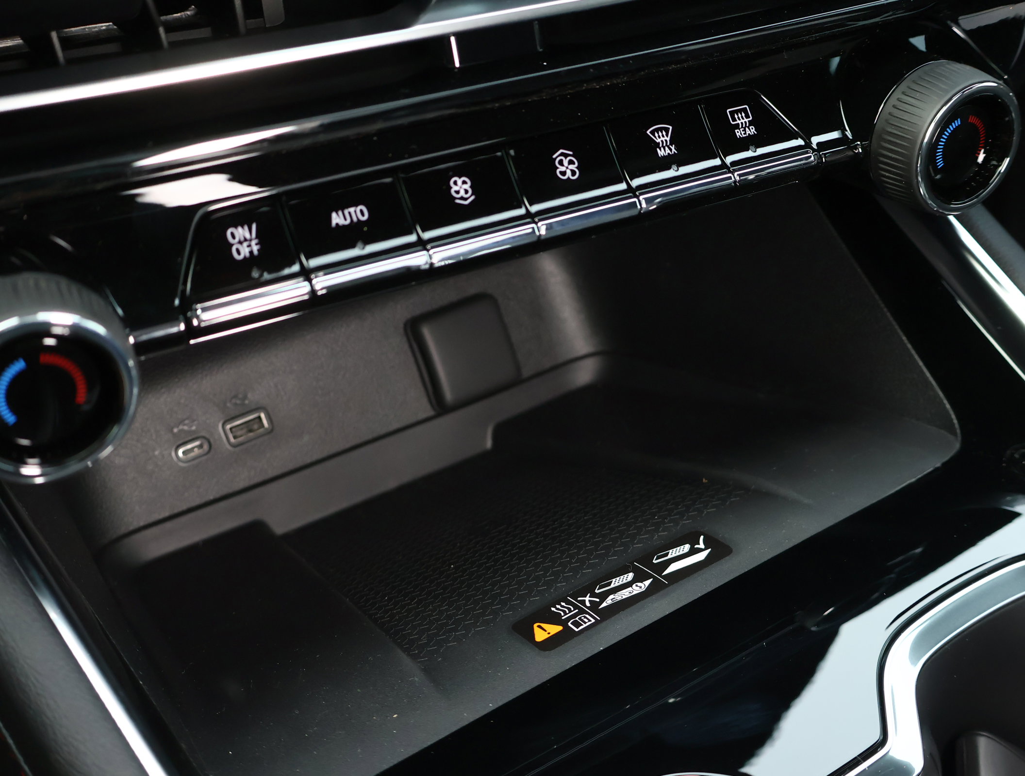 New 2026 Chevrolet Traverse Z71 w/ LPO, Floor Liner Package image 19