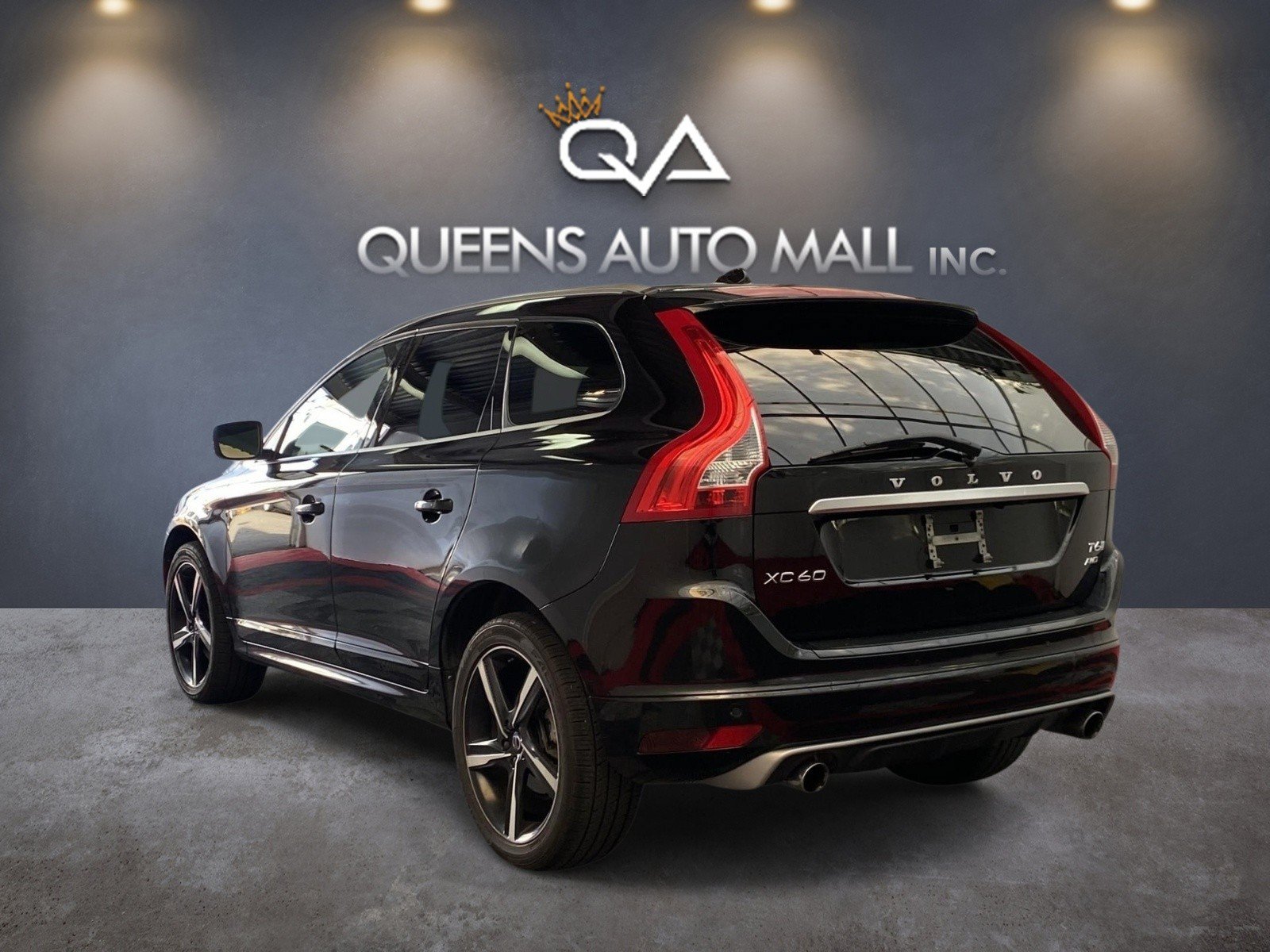 Used 2016 Volvo XC60 T6 R-Design w/ Proximity Package AWD/4WD image 4