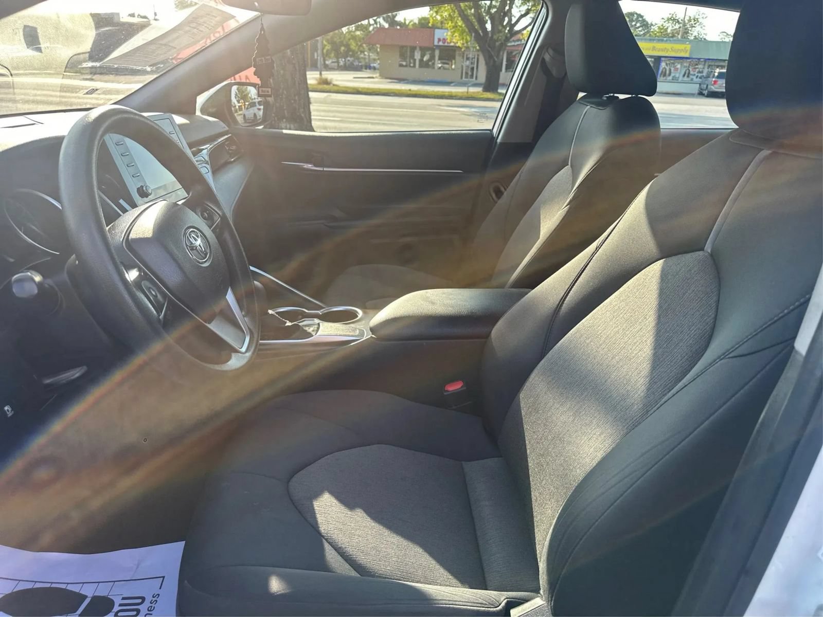 Used 2021 Toyota Camry LE FWD image 9