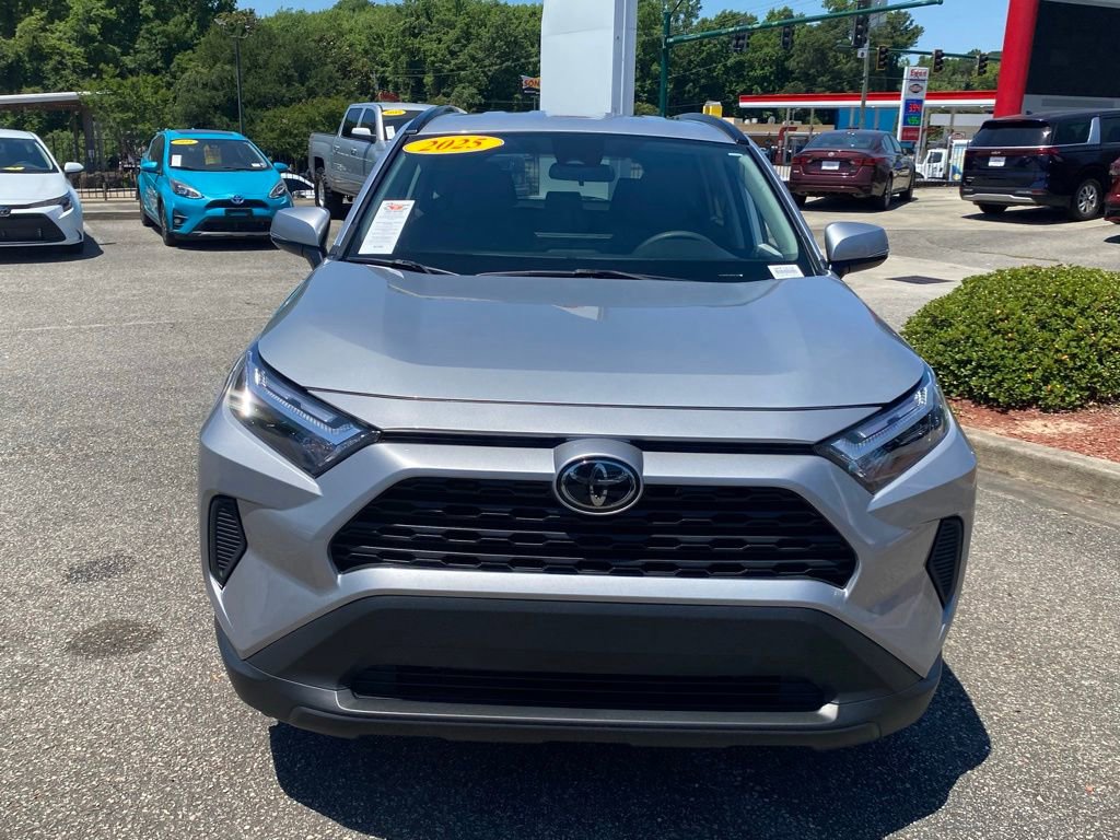 Used 2025 Toyota RAV4 XLE FWD image 19
