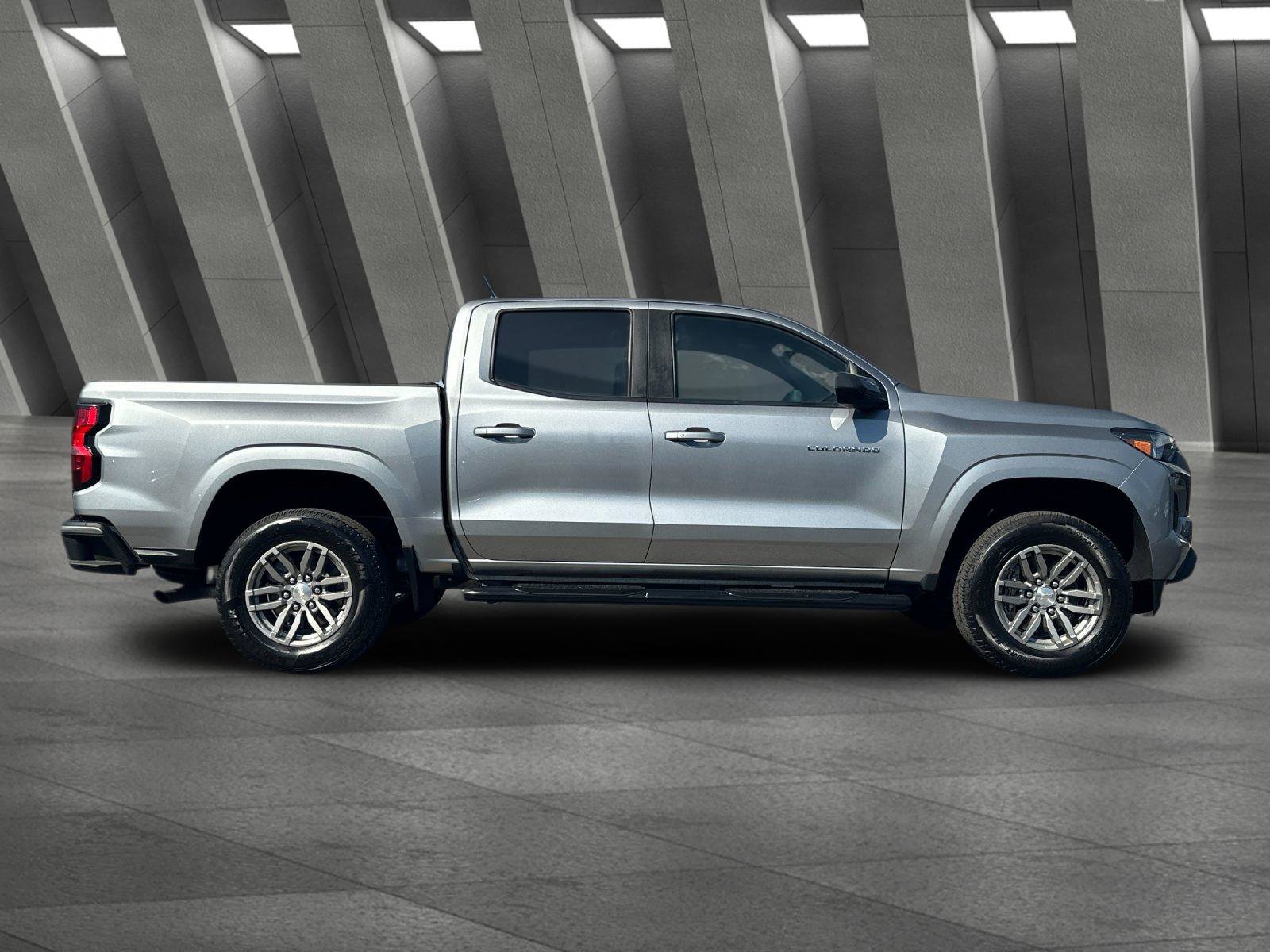 Used 2024 Chevrolet Colorado LT w/ LT Convenience Package RWD image 3