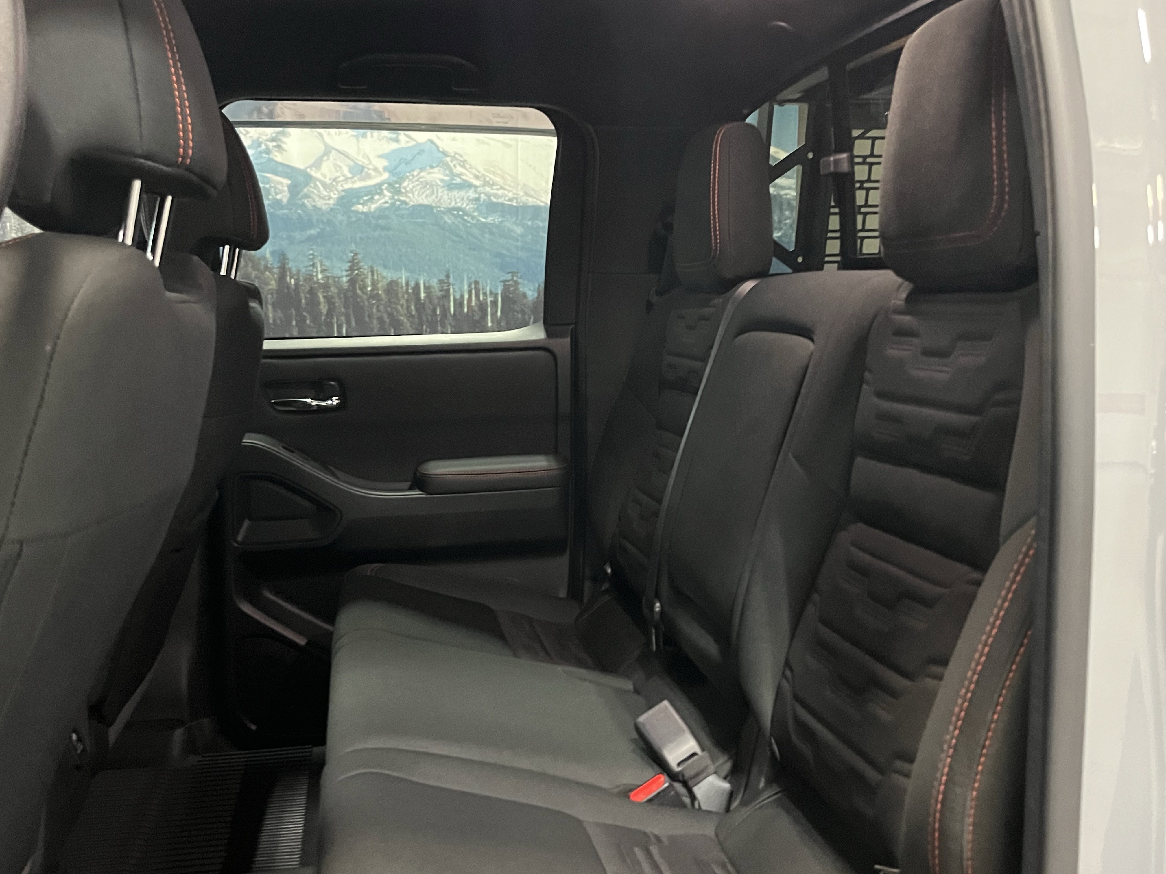 Used 2024 Nissan Frontier PRO-4X w/ Pro Convenience Package AWD/4WD image 17