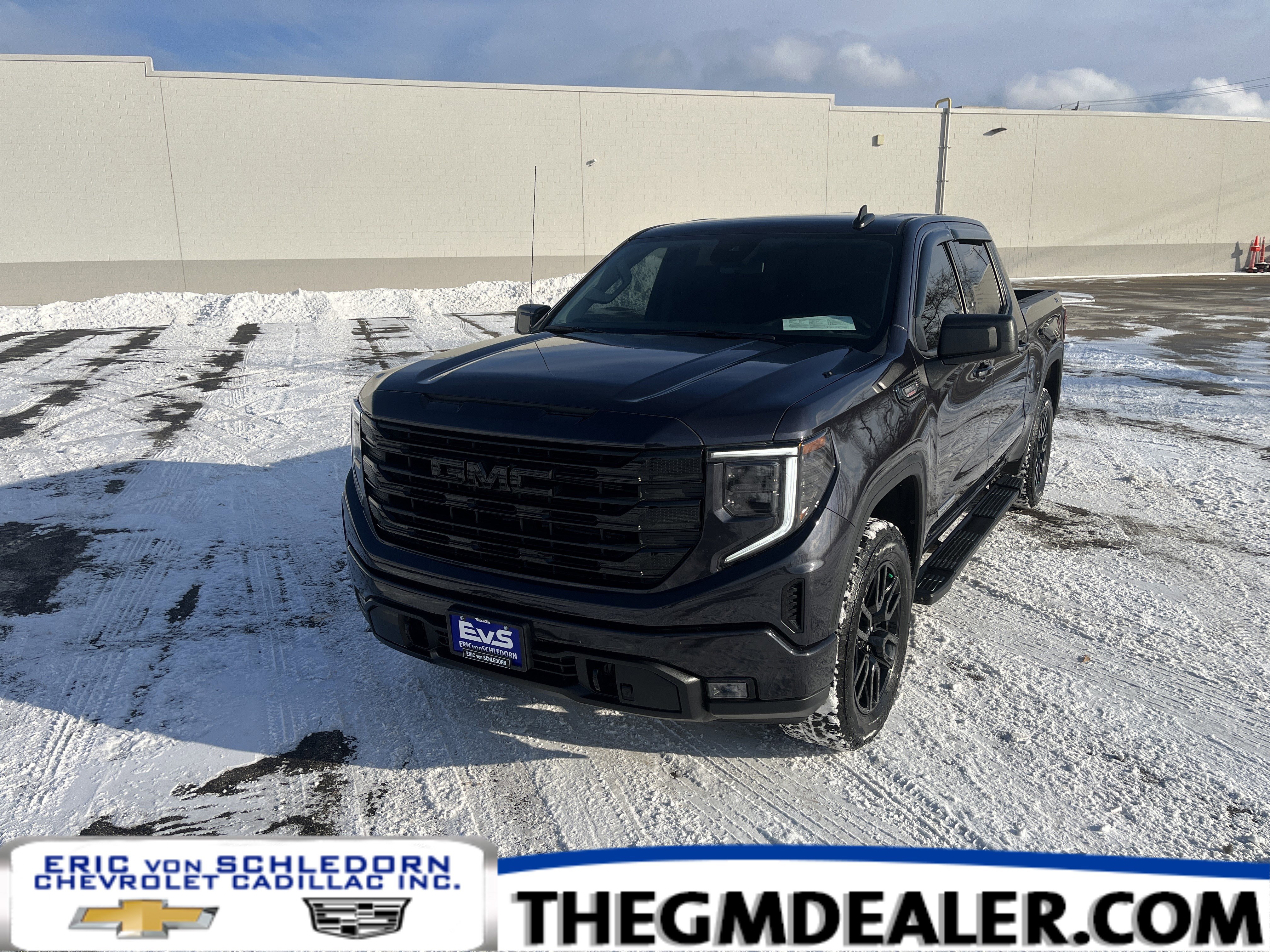 Used 2025 GMC Sierra 1500 Elevation w/ X31 Off-Road Package image 1