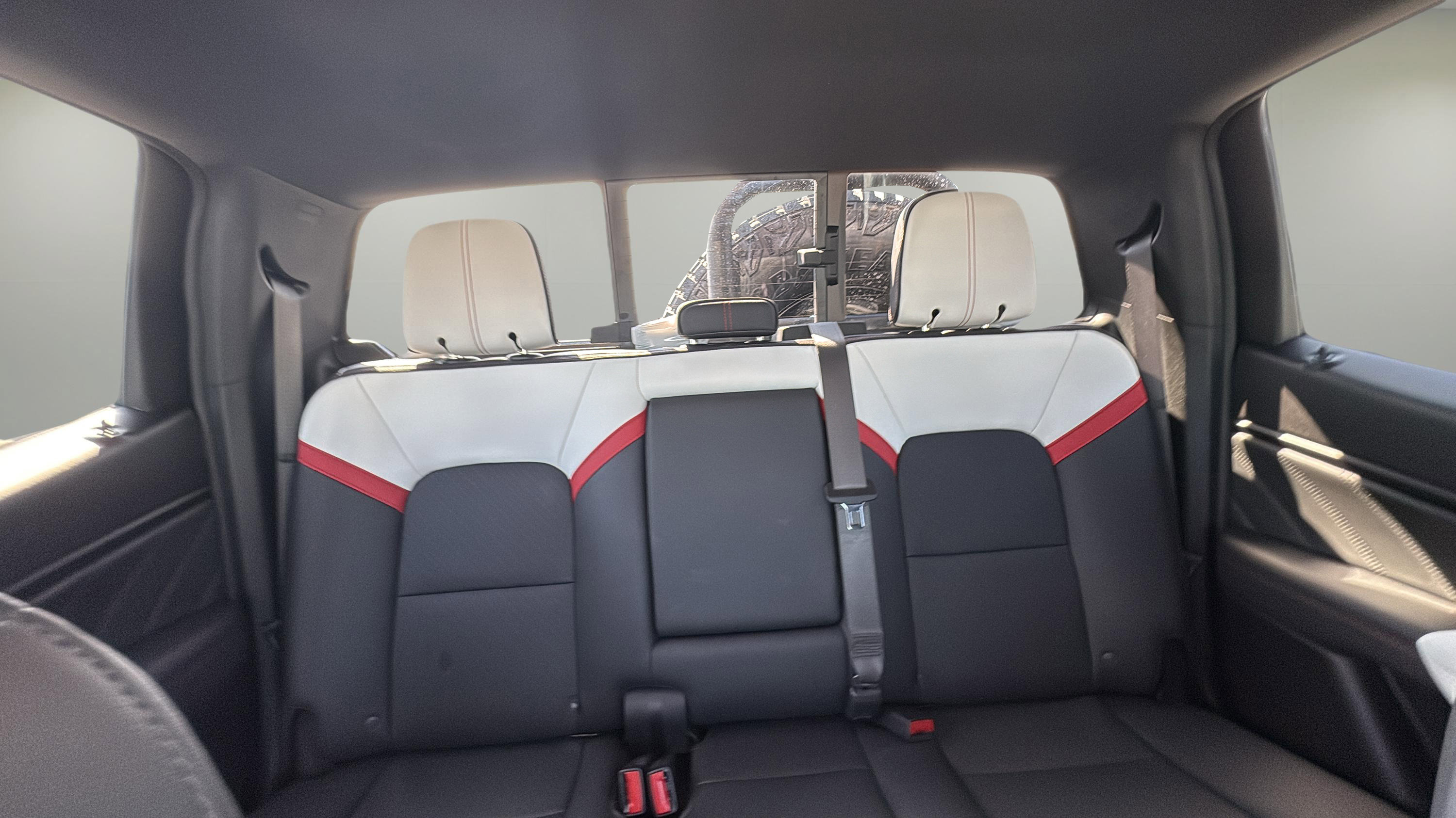 Used 2024 GMC Canyon AT4X w/ AT4X AEV Edition AWD/4WD image 29