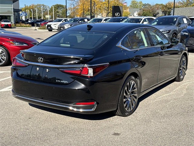 Certified 2025 Lexus ES 300h Ultra Luxury image 5