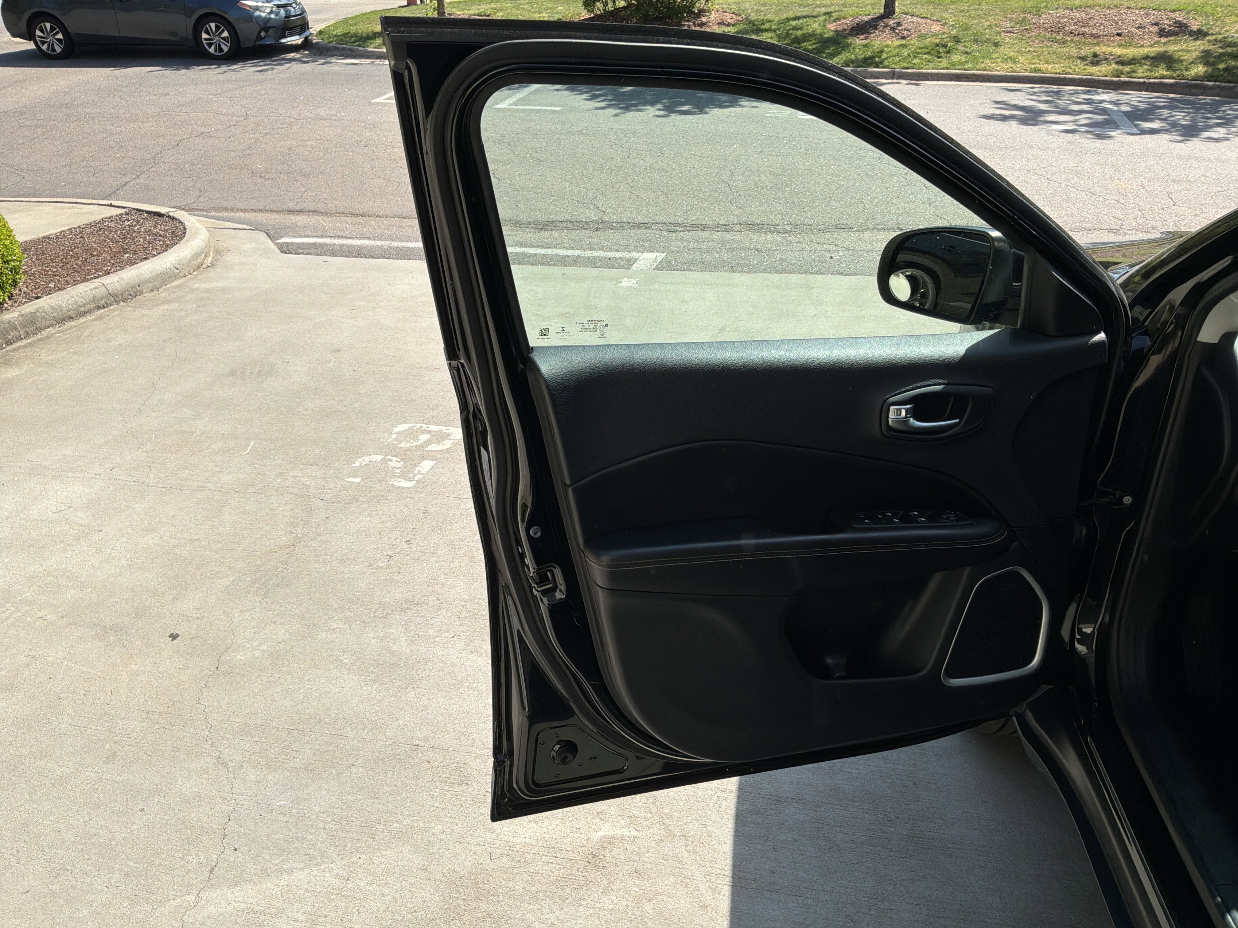 Used 2019 Jeep Compass Latitude w/ Popular Equipment Group image 14