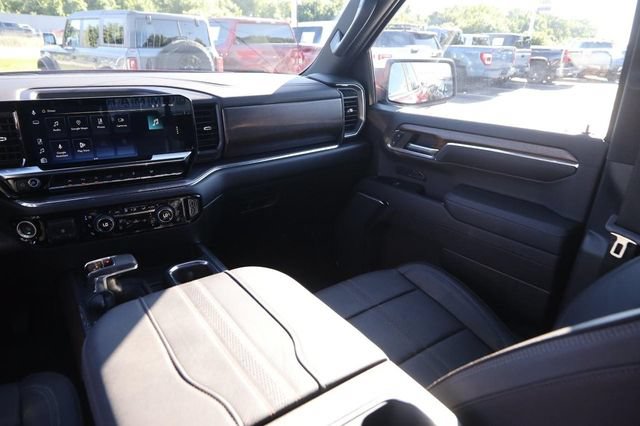 Used 2023 Chevrolet Silverado 1500 High Country w/ High Country Premium Package AWD/4WD image 28