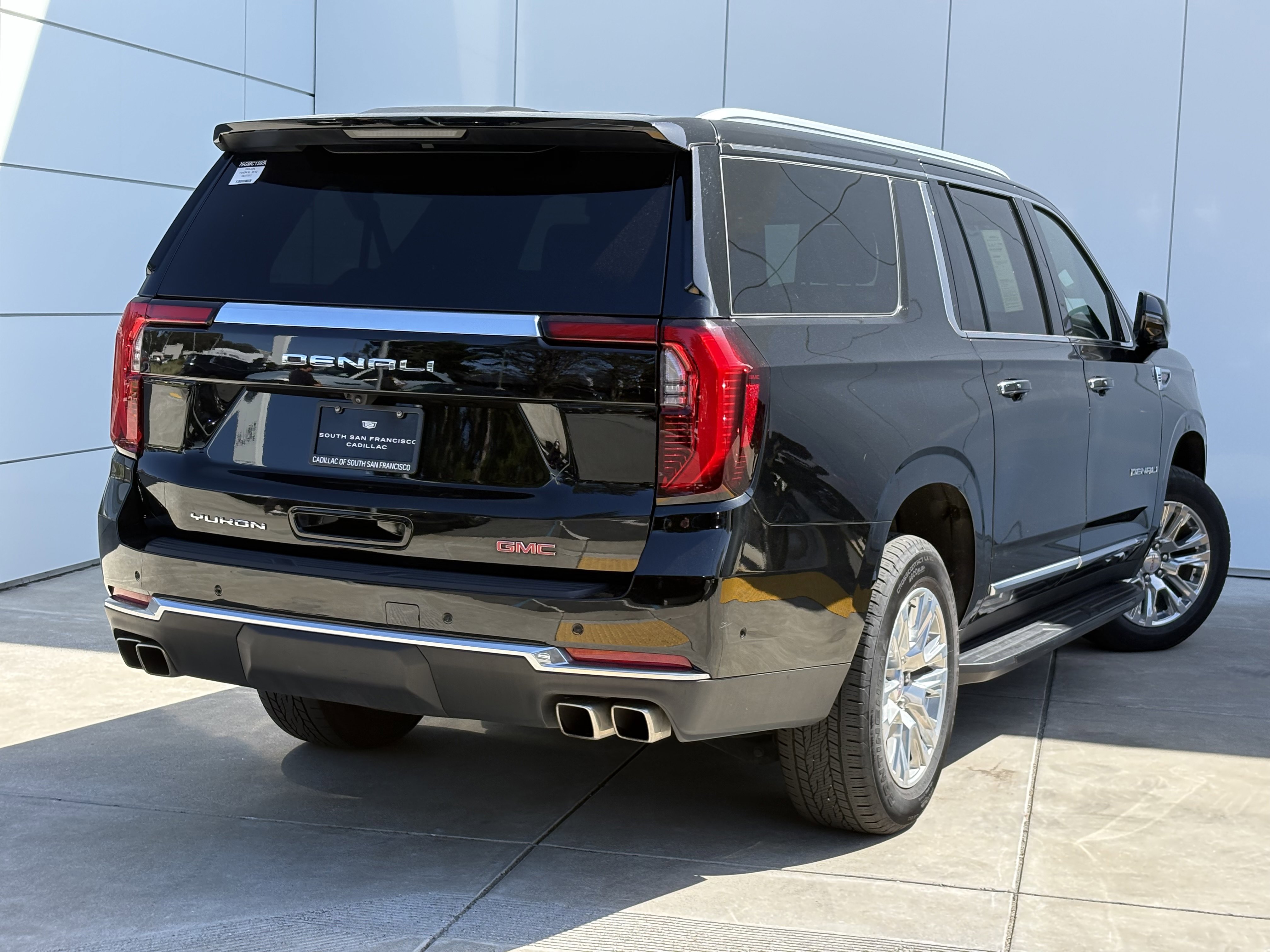 Used 2025 GMC Yukon XL Denali AWD/4WD image 7