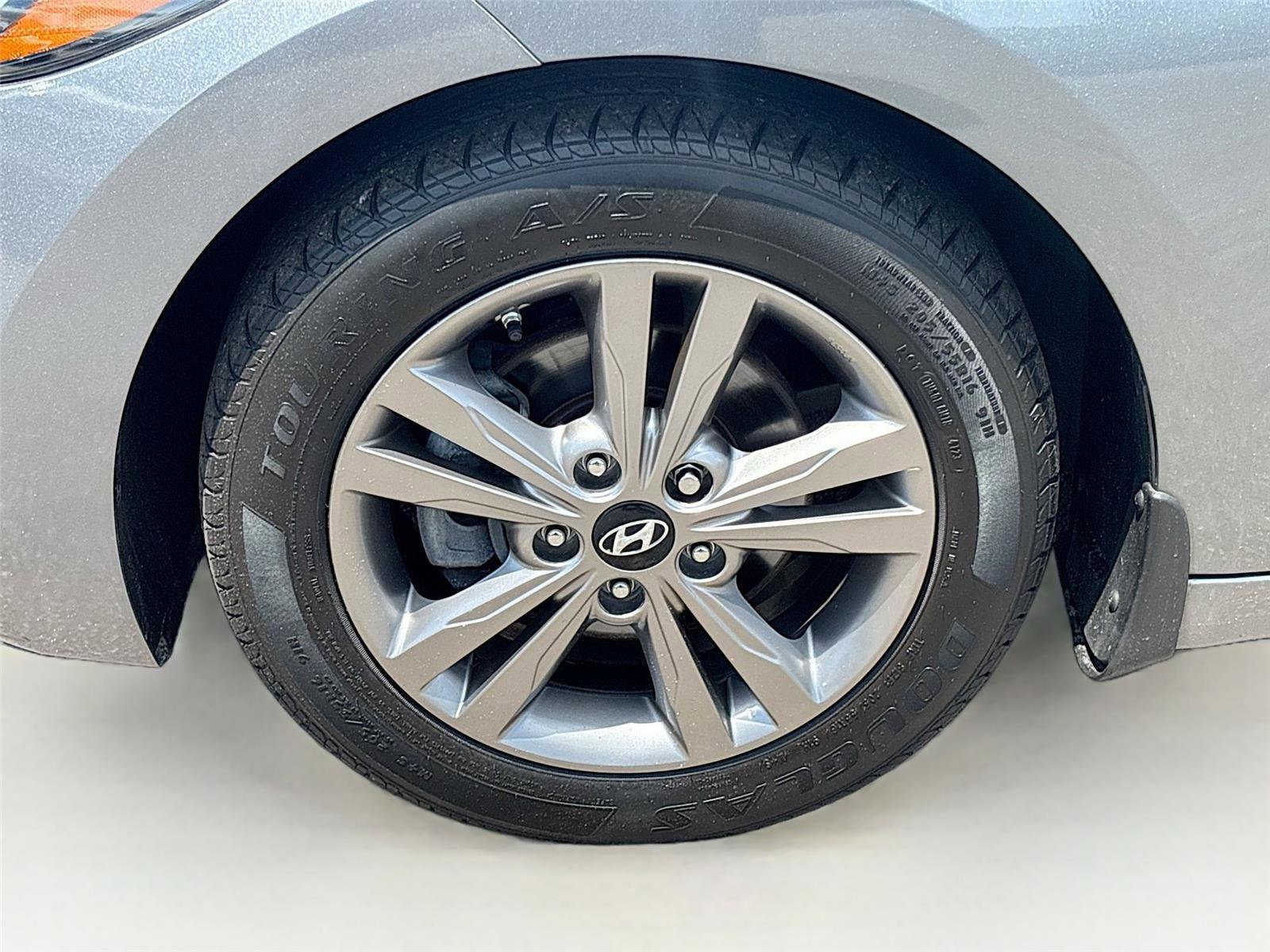 Used 2018 Hyundai Elantra Value Edition FWD image 29
