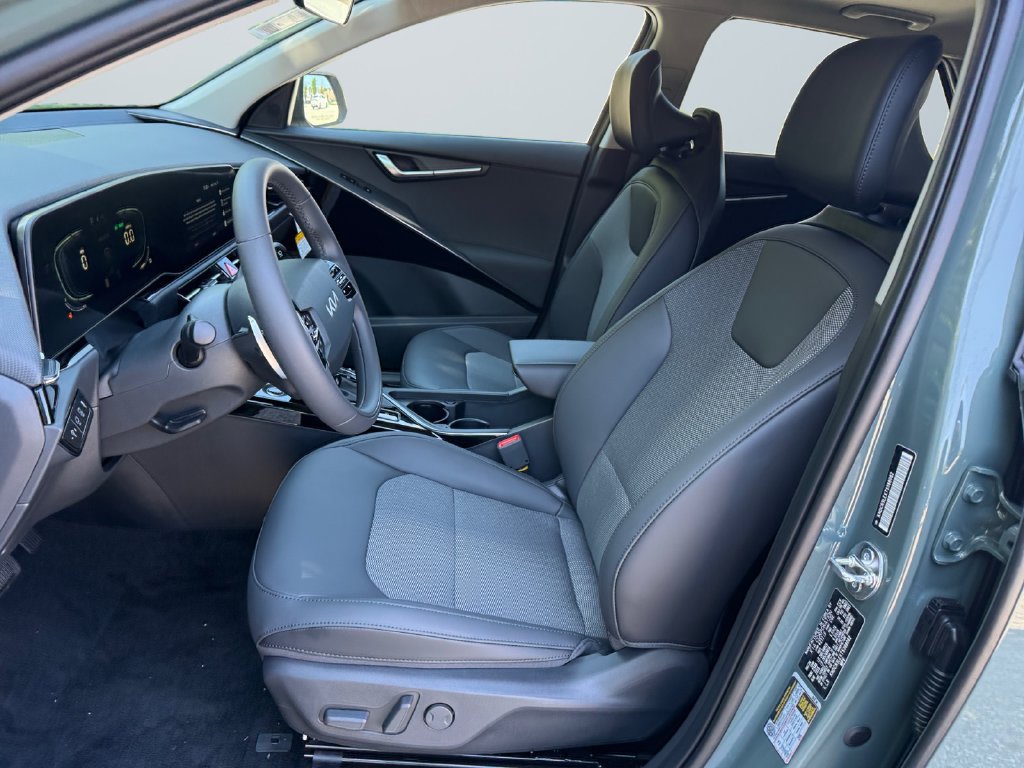 New 2026 Kia Niro EX w/ EX Premium Package FWD image 9