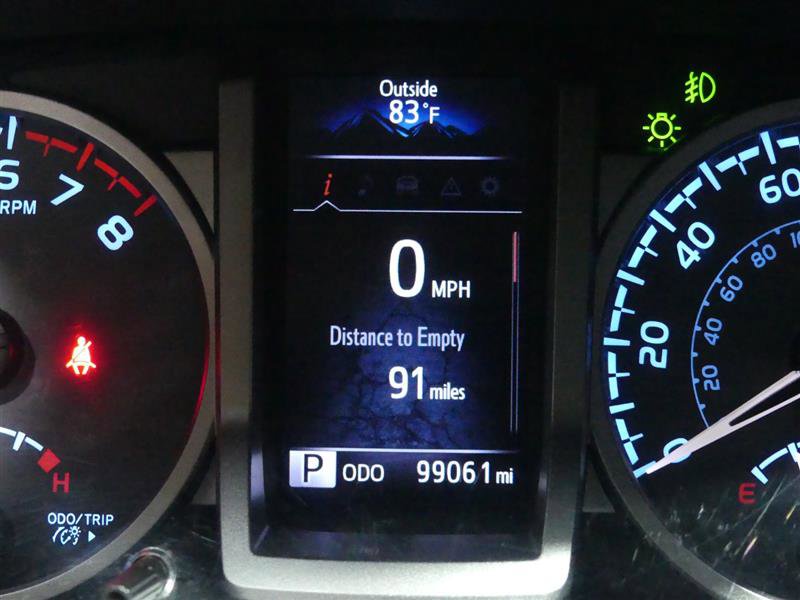 Used 2016 Toyota Tacoma SR5 w/ SR5 Appearance Package (SN) image 31