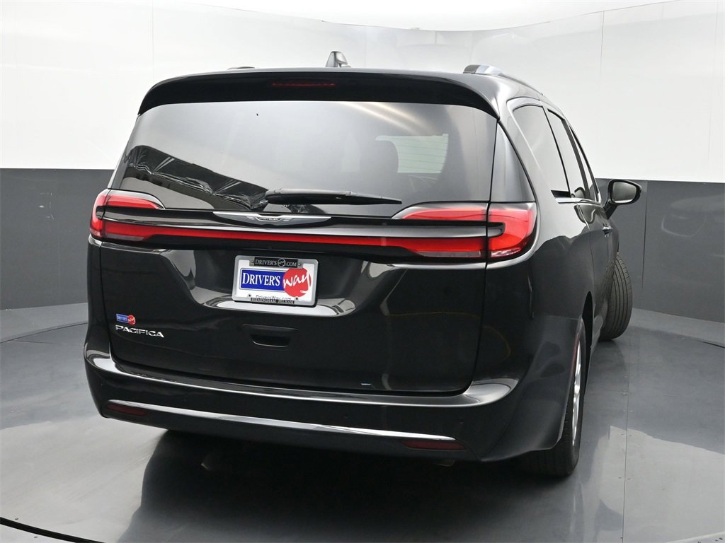 Used 2021 Chrysler Pacifica Touring-L image 43