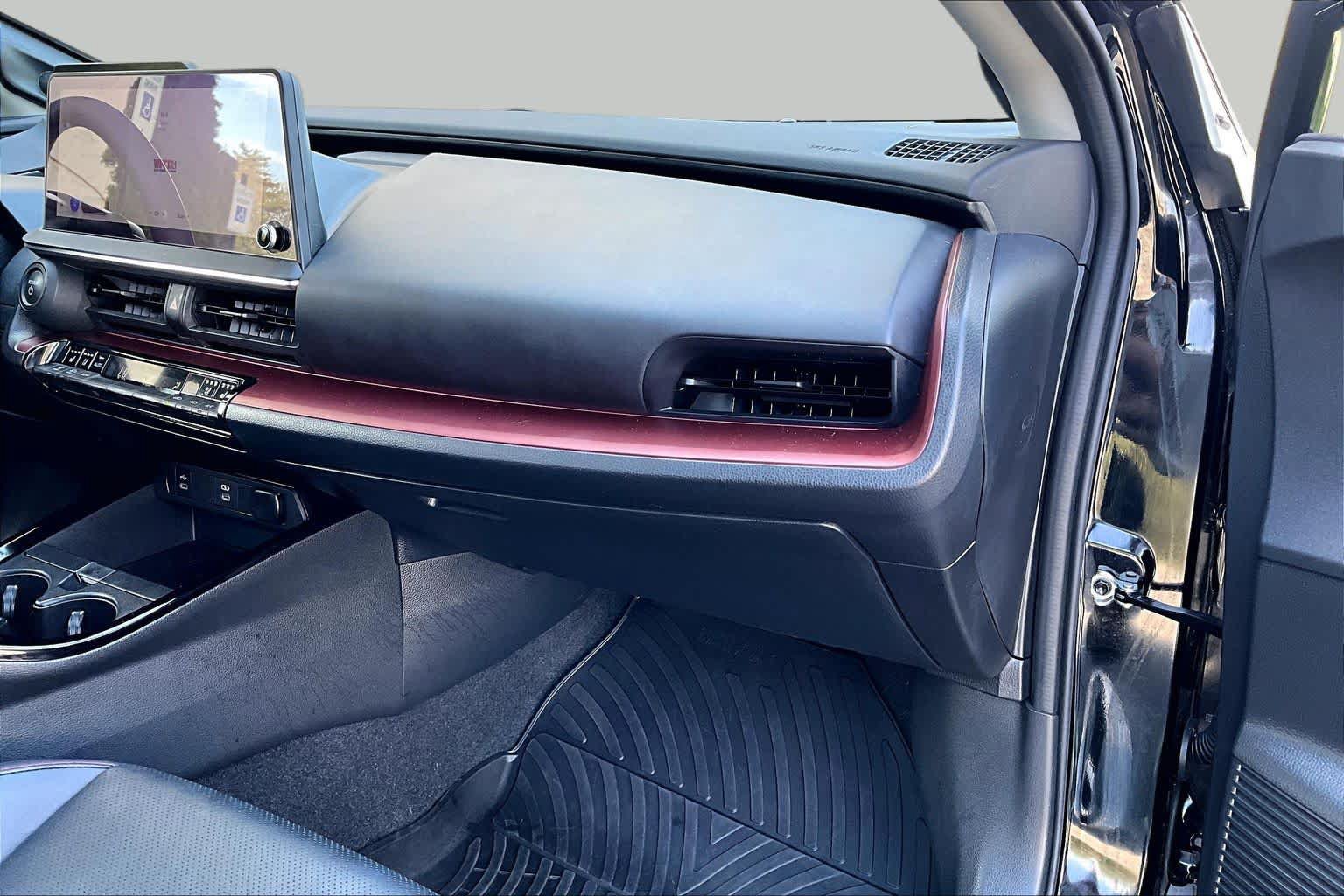 Used 2023 Toyota Prius Prime Premium FWD image 19